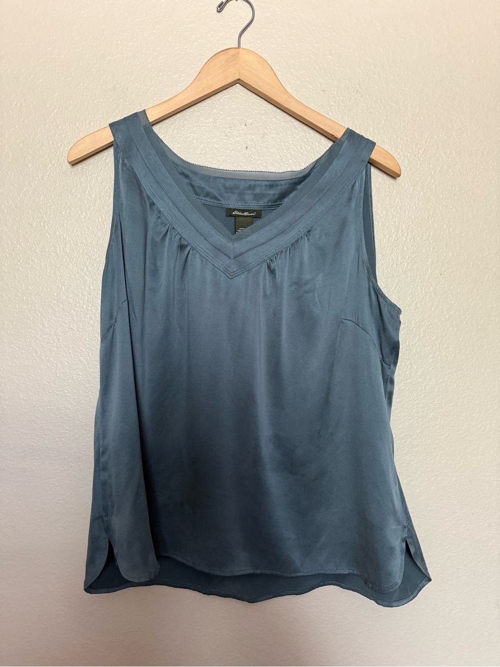 Eddie Bauer 100% Silk Slate Blue V-Neck Sleeveless Top